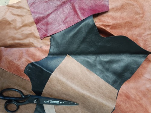 Bundle leather samples - of,