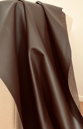 Dark brown smooth - dark,